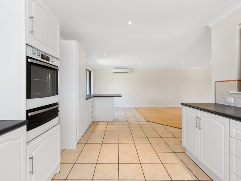 2 McFarlane Close, Willetton WA 6155