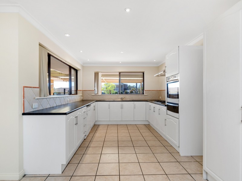 2 McFarlane Close, Willetton WA 6155