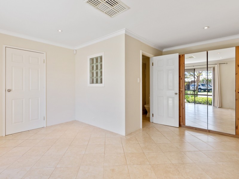 2 McFarlane Close, Willetton WA 6155
