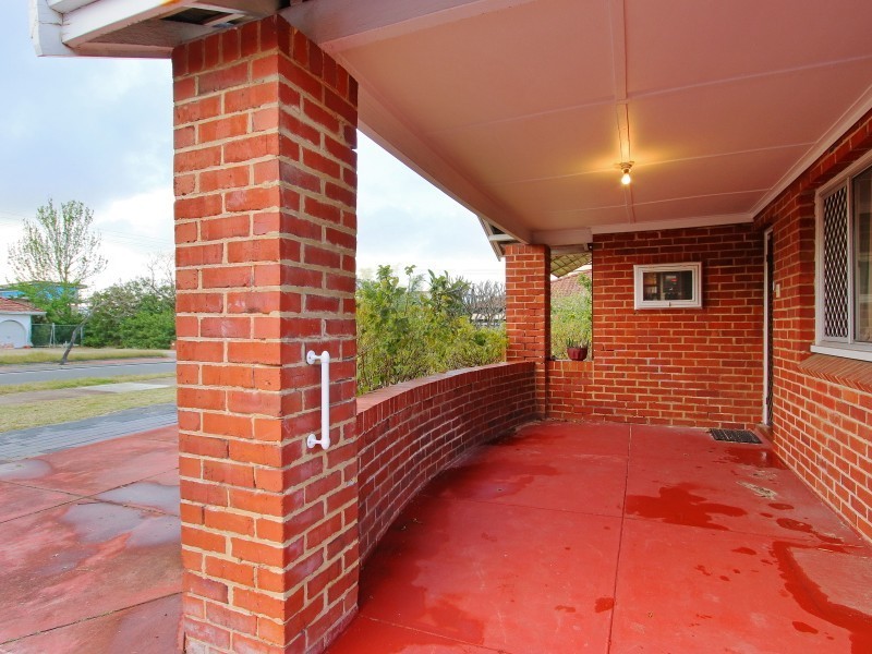 10 North Lake Road, Alfred Cove WA 6154