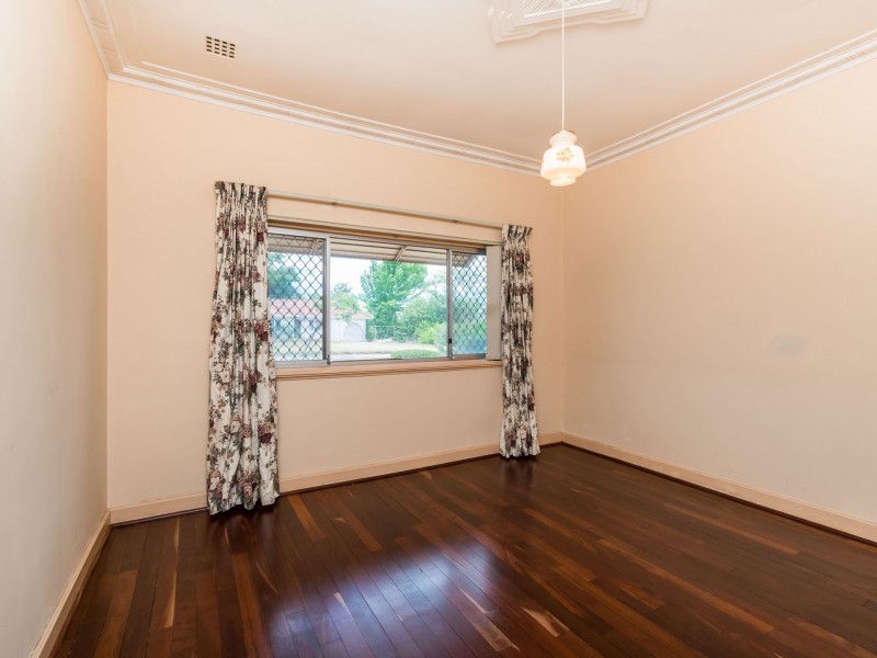 10 North Lake Road, Alfred Cove WA 6154