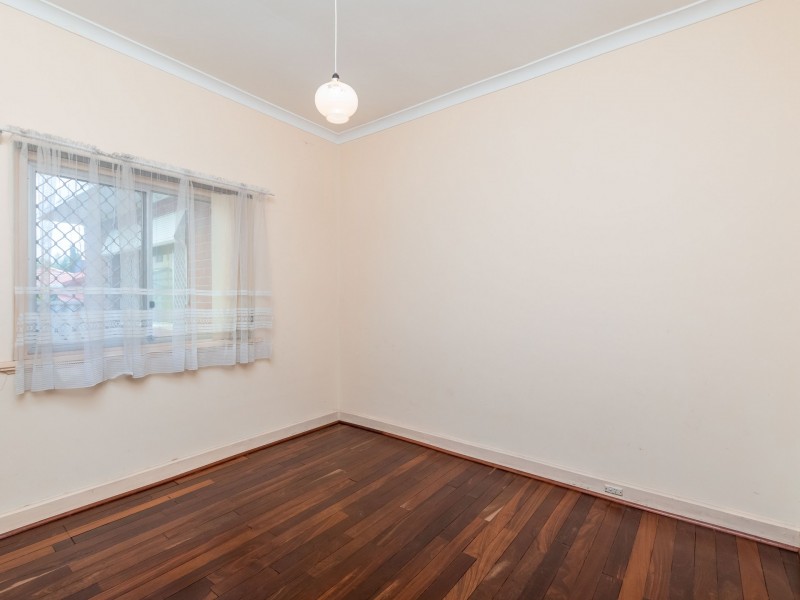 10 North Lake Road, Alfred Cove WA 6154