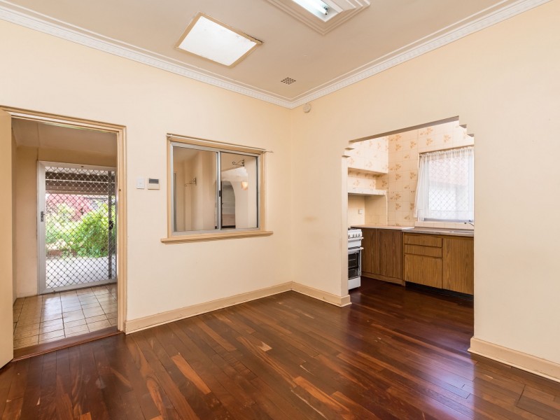 10 North Lake Road, Alfred Cove WA 6154