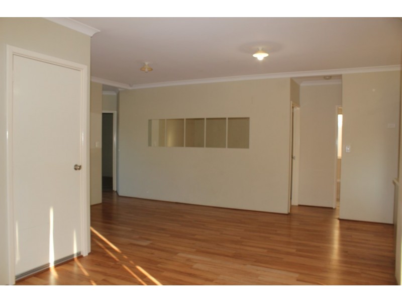 107 Centre Street, Queens Park WA 6107