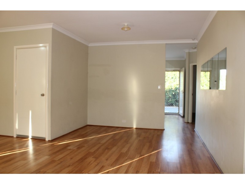 107 Centre Street, Queens Park WA 6107