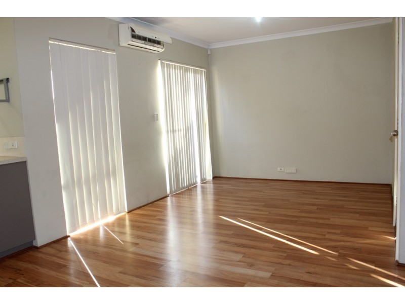 107 Centre Street, Queens Park WA 6107