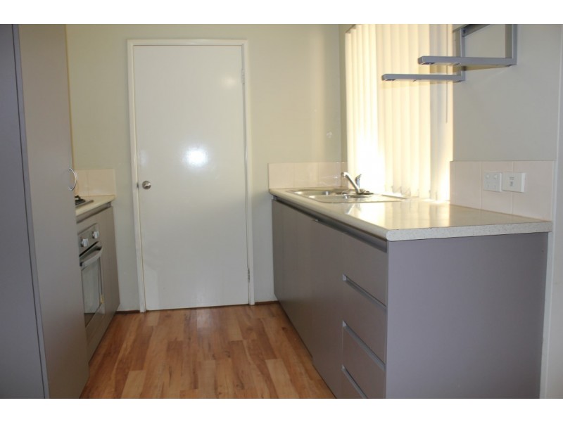 107 Centre Street, Queens Park WA 6107