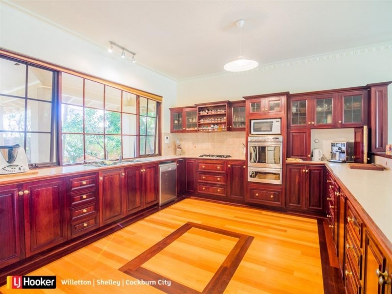 265 Riverton Drive, Shelley WA 6148