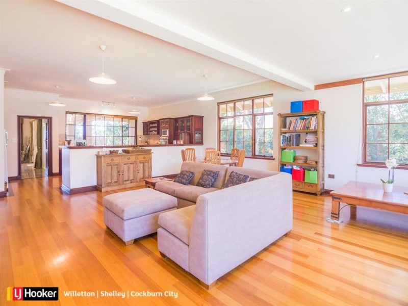 265 Riverton Drive, Shelley WA 6148