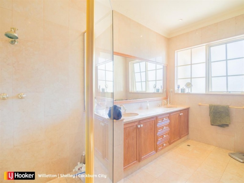 265 Riverton Drive, Shelley WA 6148