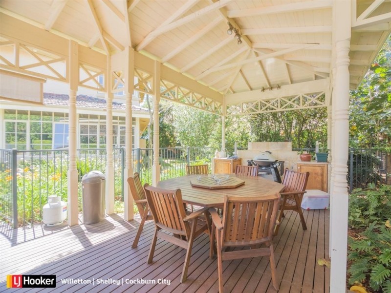 265 Riverton Drive, Shelley WA 6148