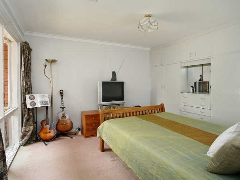 1A & 1B Dalston Crescent, Kardinya WA 6163