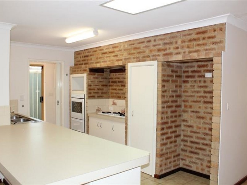 3 Asquith Street, Munster WA 6166