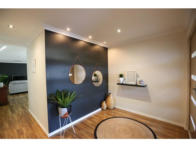 4 Belmore Bend, Aubin Grove WA 6164