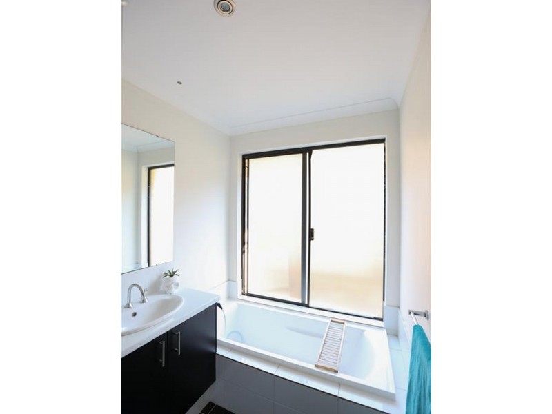 4 Belmore Bend, Aubin Grove WA 6164