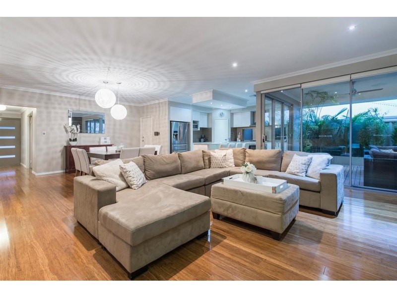 13 Blossom Chase, Aubin Grove WA 6164