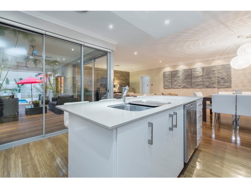 13 Blossom Chase, Aubin Grove WA 6164