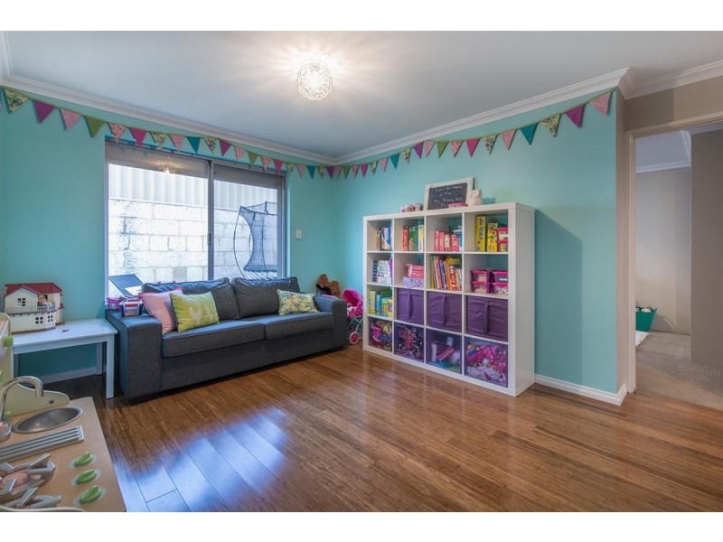 13 Blossom Chase, Aubin Grove WA 6164