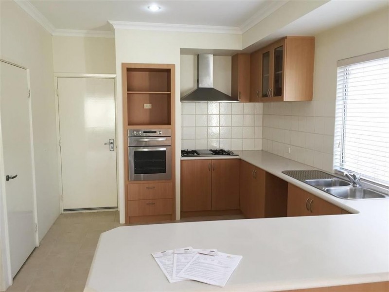 21 Charnley Bend, Success WA 6164