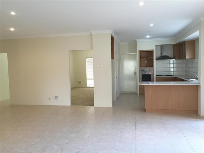 21 Charnley Bend, Success WA 6164