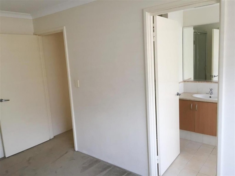 21 Charnley Bend, Success WA 6164