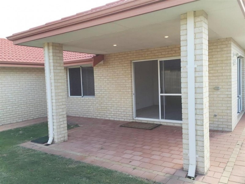 21 Charnley Bend, Success WA 6164