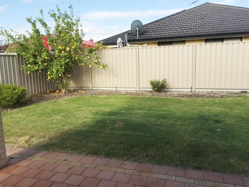 21 Charnley Bend, Success WA 6164
