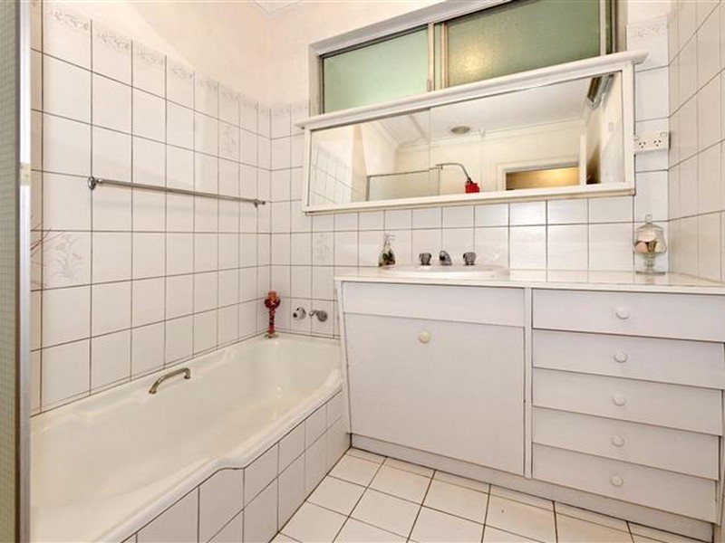 26 Vesta Crescent, Shelley WA 6148