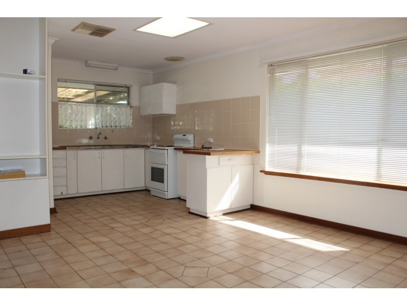 26 Vesta Crescent, Shelley WA 6148