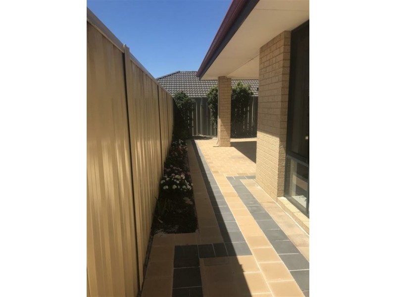20 Wooleen Parkway, Beeliar WA 6164
