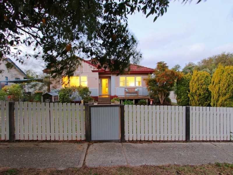 34 Chadwick Street, Hilton WA 6163