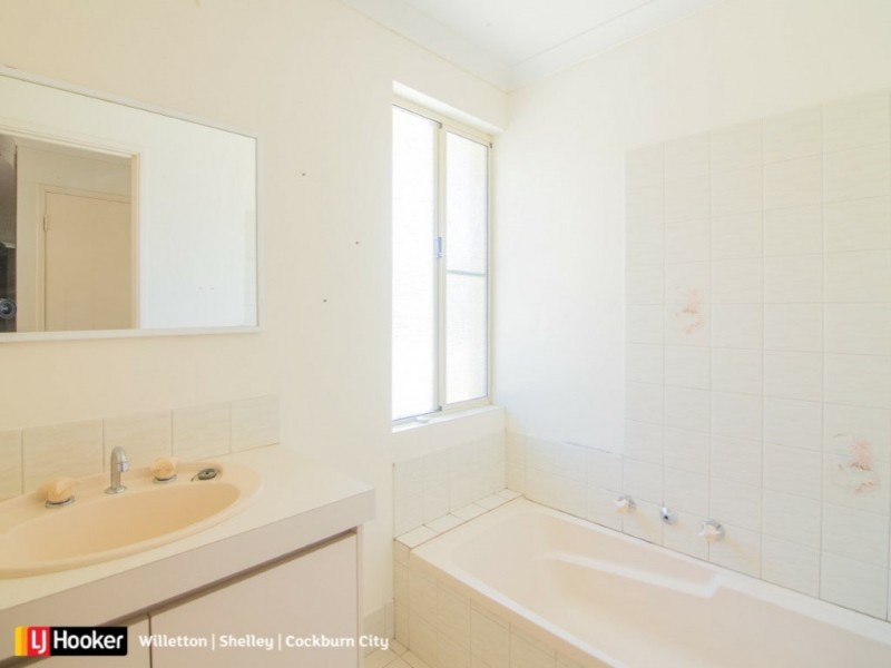 30 Sennet Lane, Warnbro WA 6169