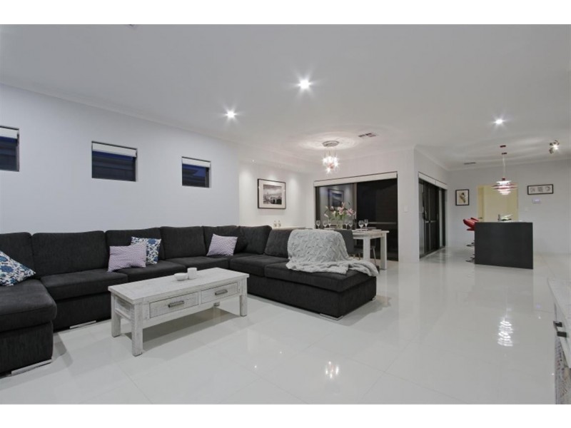 12 Apium Mews, Munster WA 6166