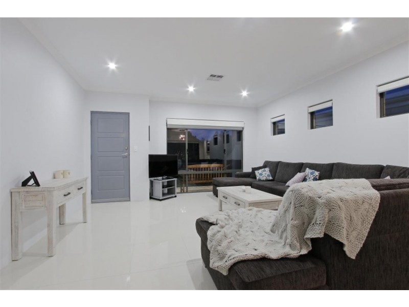 12 Apium Mews, Munster WA 6166