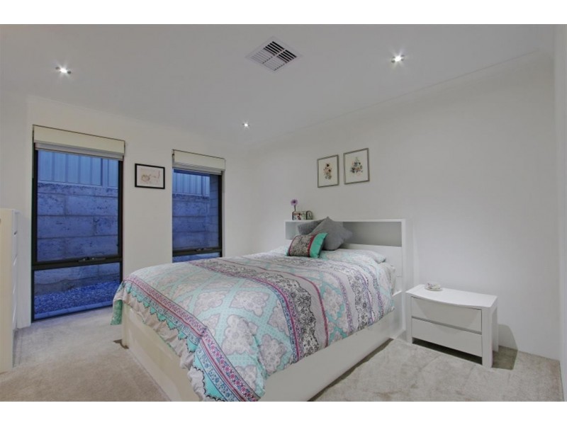 12 Apium Mews, Munster WA 6166