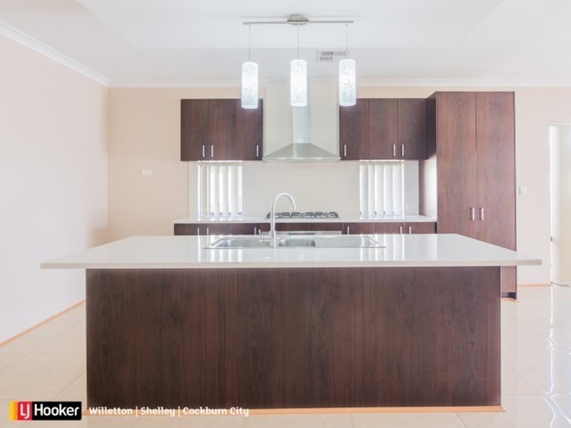 38 Eucalyptus Drive, Hammond Park WA 6164