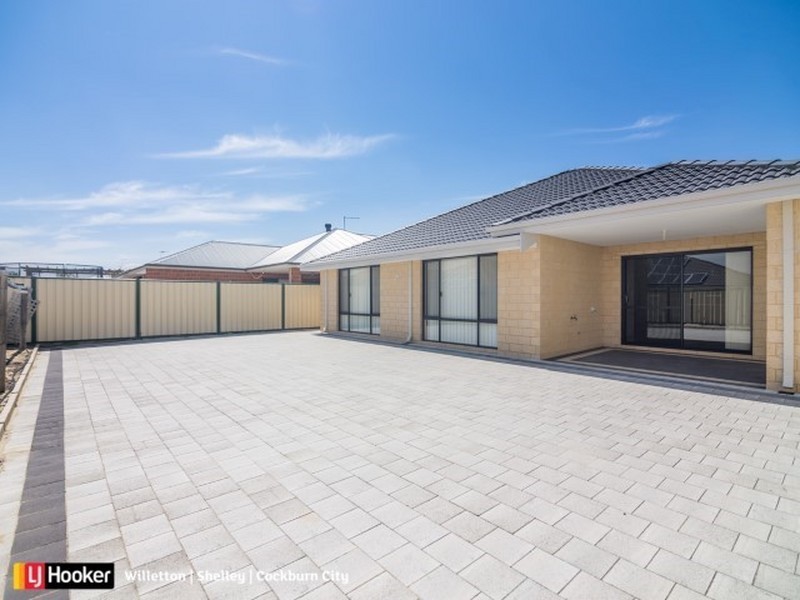 38 Eucalyptus Drive, Hammond Park WA 6164