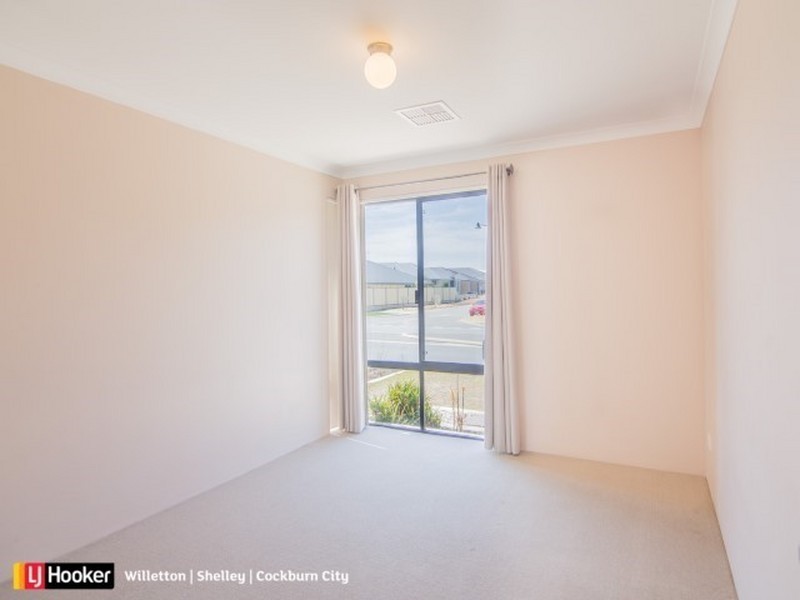 38 Eucalyptus Drive, Hammond Park WA 6164