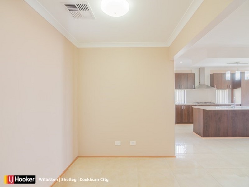 38 Eucalyptus Drive, Hammond Park WA 6164