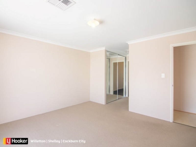 38 Eucalyptus Drive, Hammond Park WA 6164