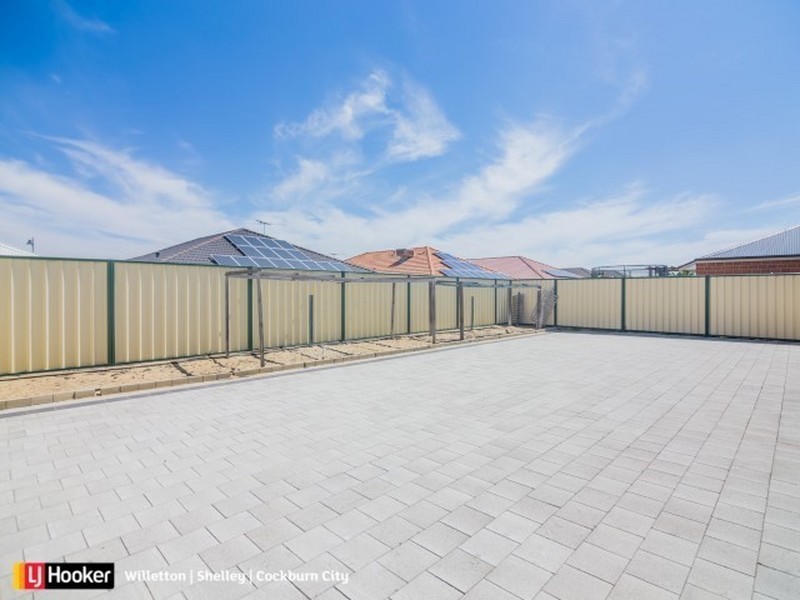 38 Eucalyptus Drive, Hammond Park WA 6164