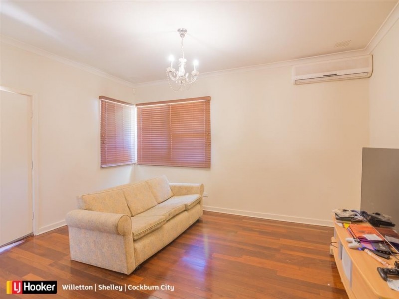 32 Lockett Street, Coolbellup WA 6163
