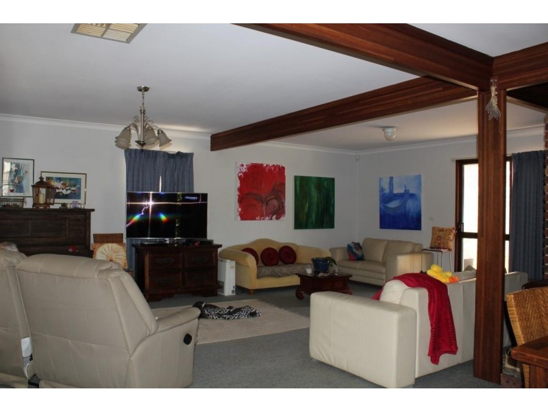 7 Ionic Street, Rossmoyne WA 6148