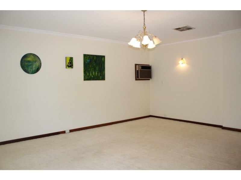 7 Ionic Street, Rossmoyne WA 6148