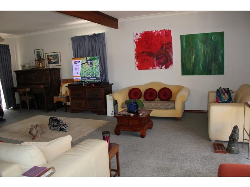 7 Ionic Street, Rossmoyne WA 6148