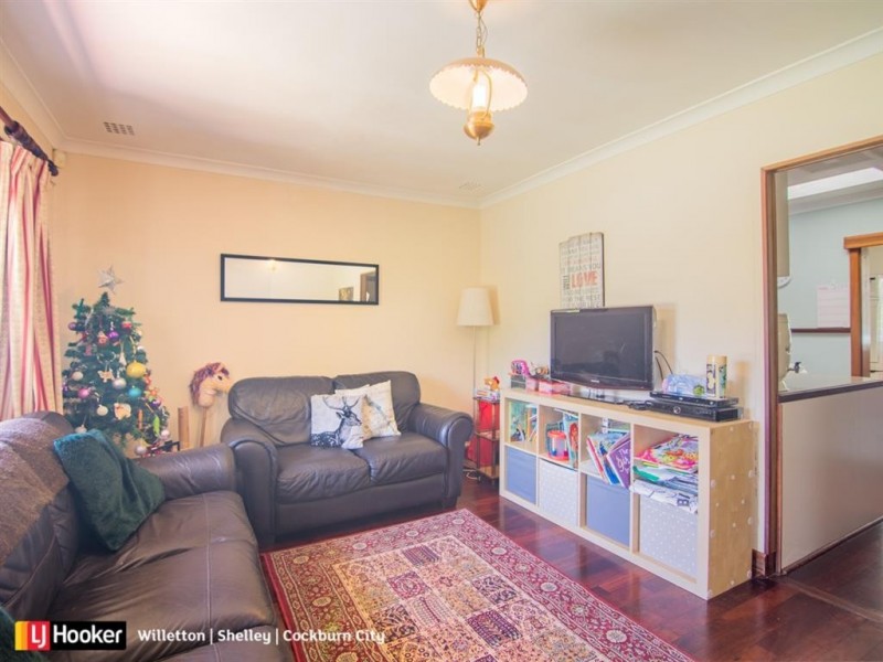 9 Gregory Way, Coolbellup WA 6163