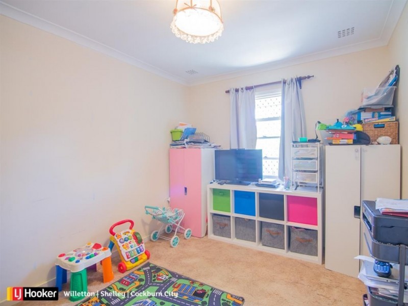 9 Gregory Way, Coolbellup WA 6163