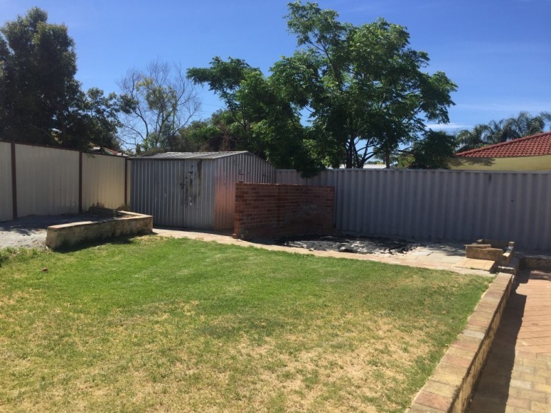 16 Ballaruk Grove, High Wycombe WA 6057