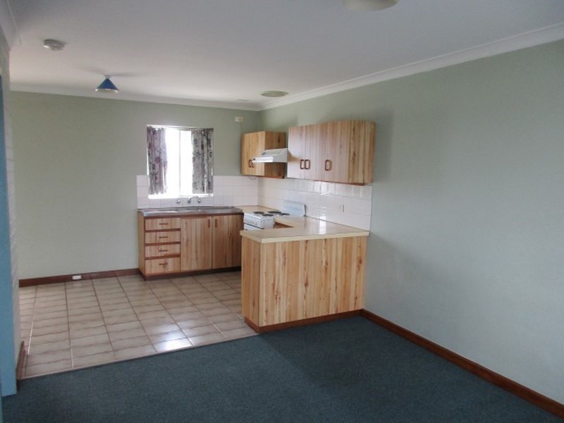 15/3 Burgundy Crescent, Spearwood WA 6163