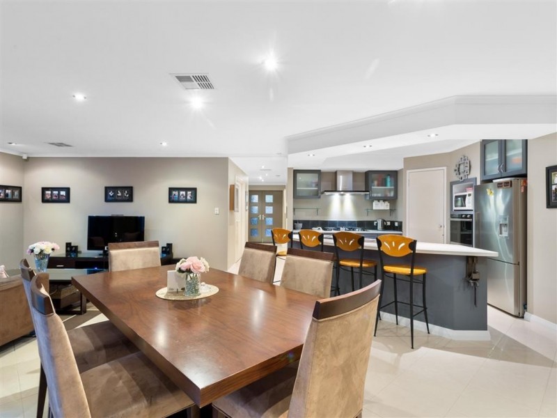 218 Bartram Road, Atwell WA 6164